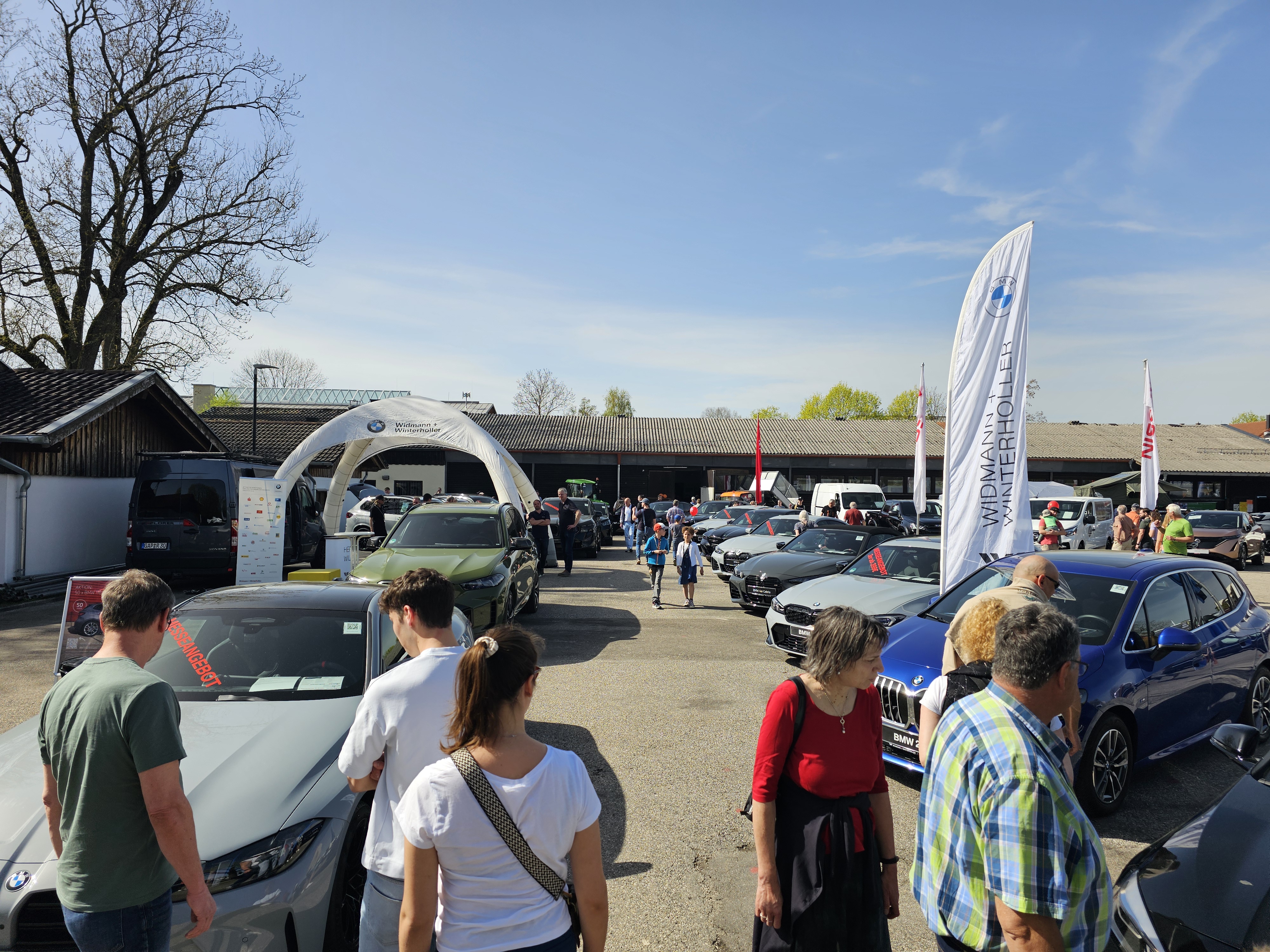 Zahlreiche Aussteller vor Ort